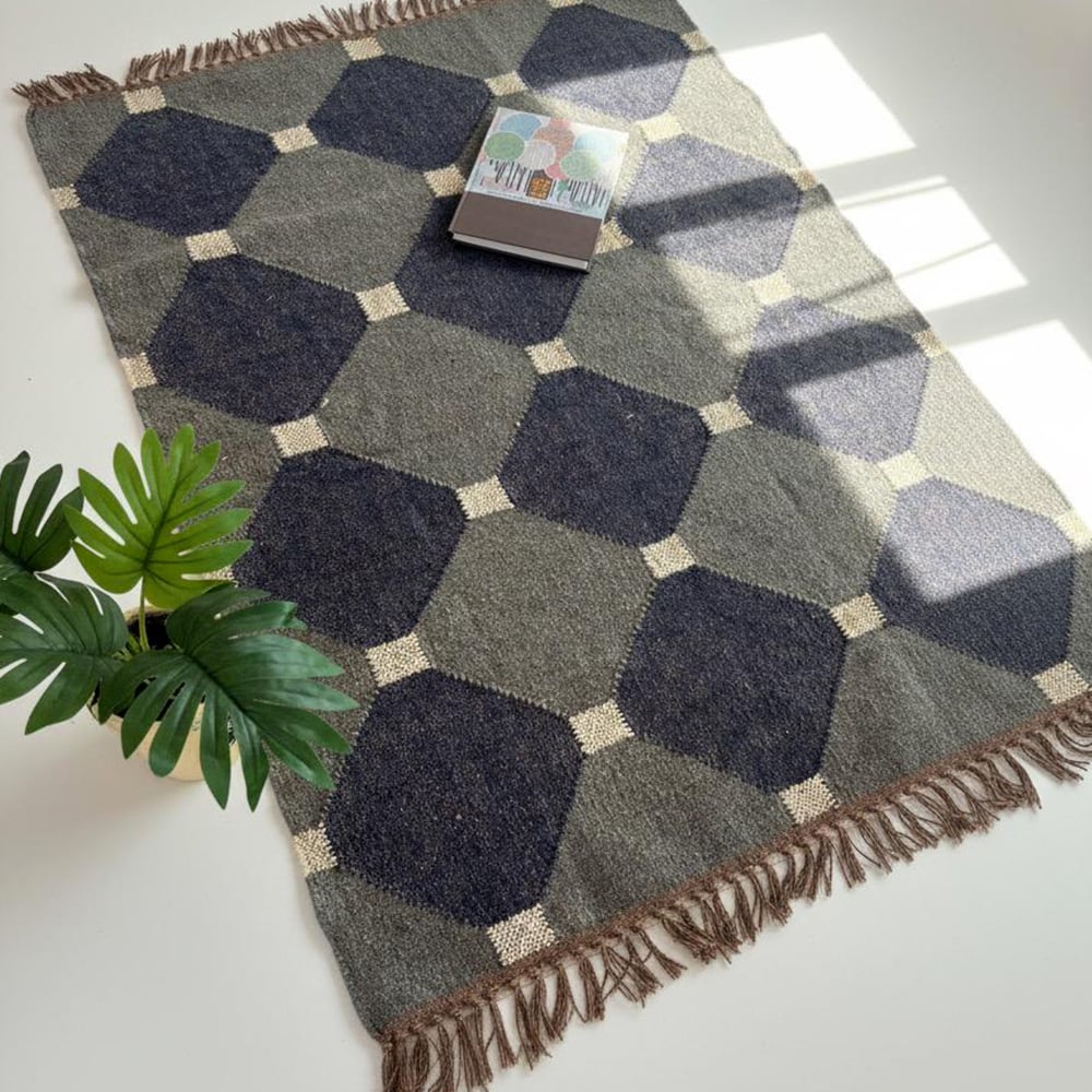 Multicolor Handcrafted Jute Vintage Dhurrie For Living